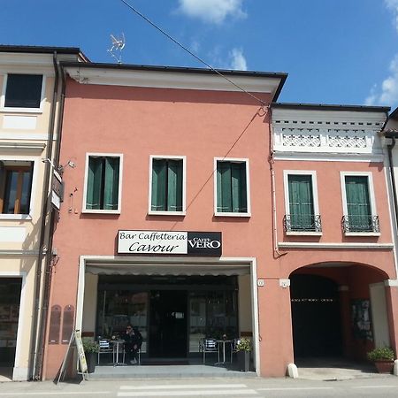 Locanda Trattoria Caffe Cavour 티따델라 외부 사진