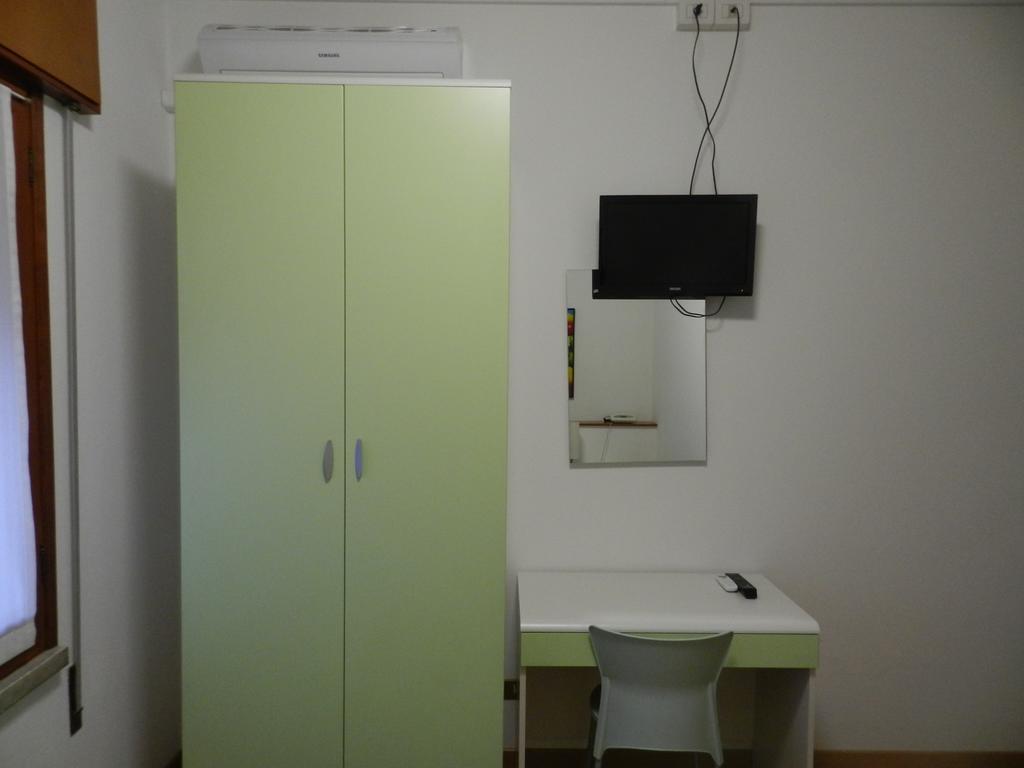 Locanda Trattoria Caffe Cavour 티따델라 외부 사진