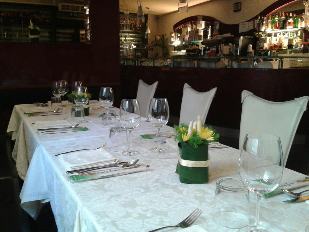 Locanda Trattoria Caffe Cavour 티따델라 외부 사진